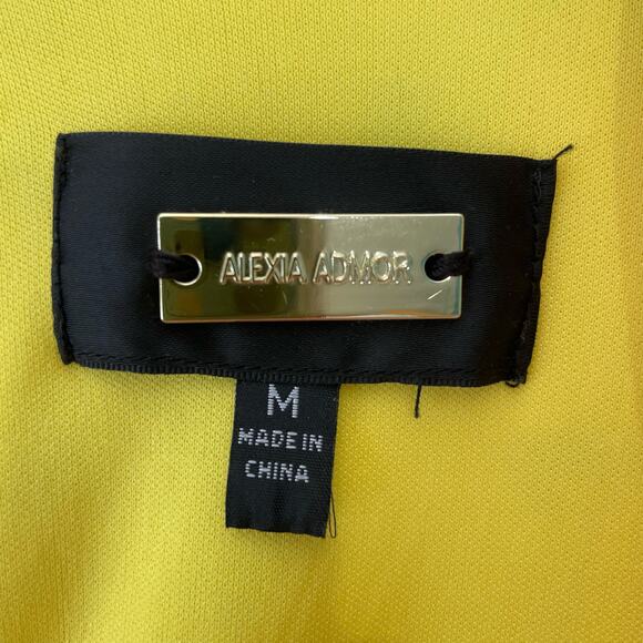 Alexia Admor Oakless Flutter Sleeve Fit & Flare Yellow Floral Dress Size Medium - Picture 2 of 13